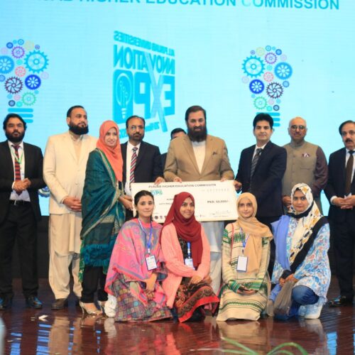 Governor-Punjab-Awarding-2nd-Prize